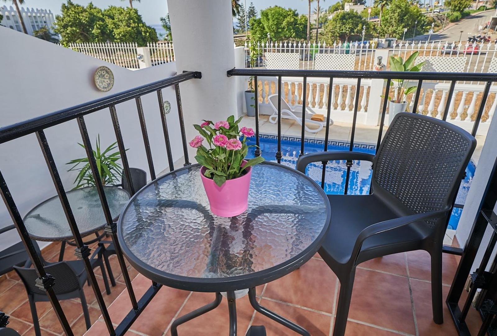 Villa Pura - Private Jacuzzi & Heated Pool Нерха Екстер'єр фото